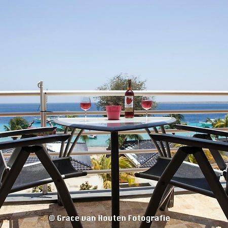 Bonaire Seaside Apartments Bagian luar foto