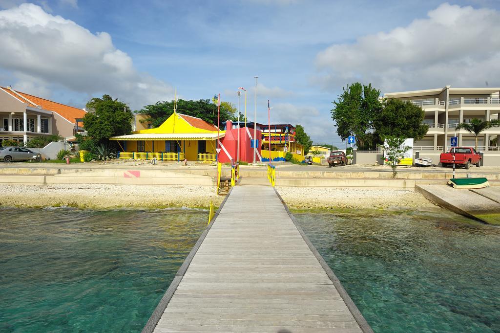 Bonaire Seaside Apartments Bagian luar foto