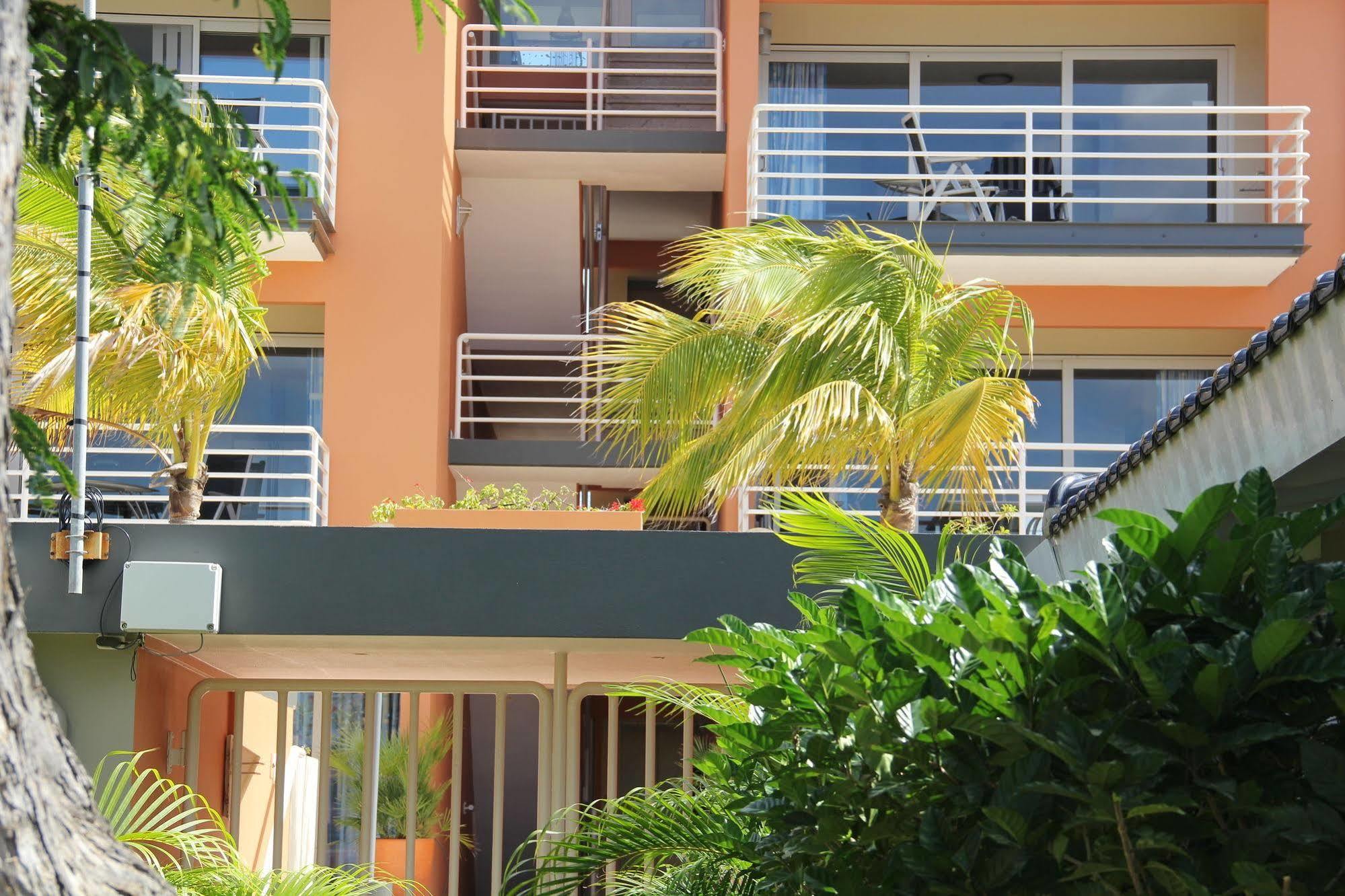 Bonaire Seaside Apartments Bagian luar foto