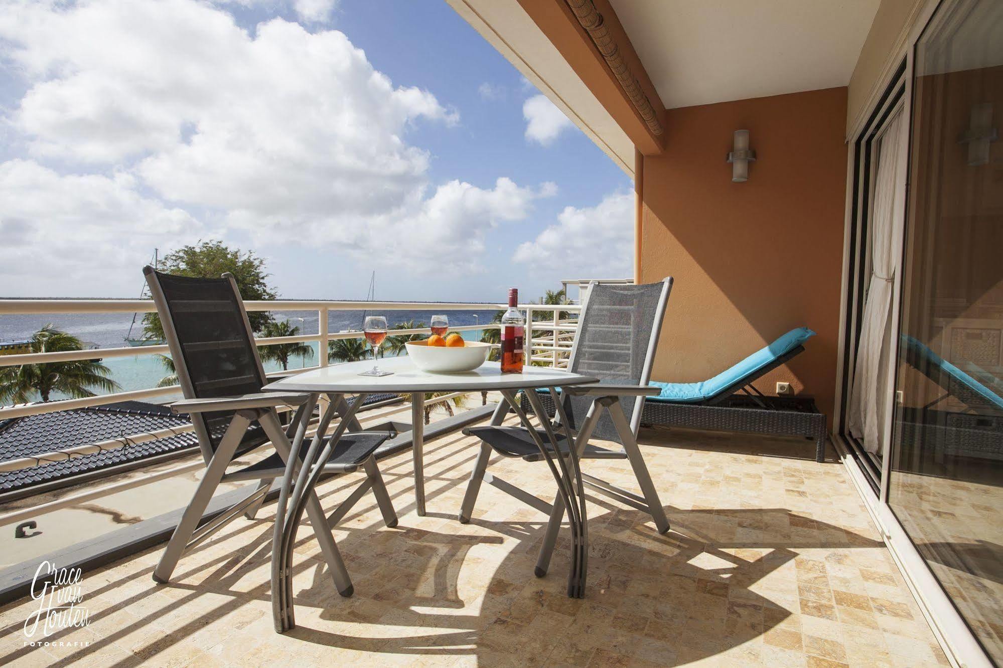Bonaire Seaside Apartments Bagian luar foto