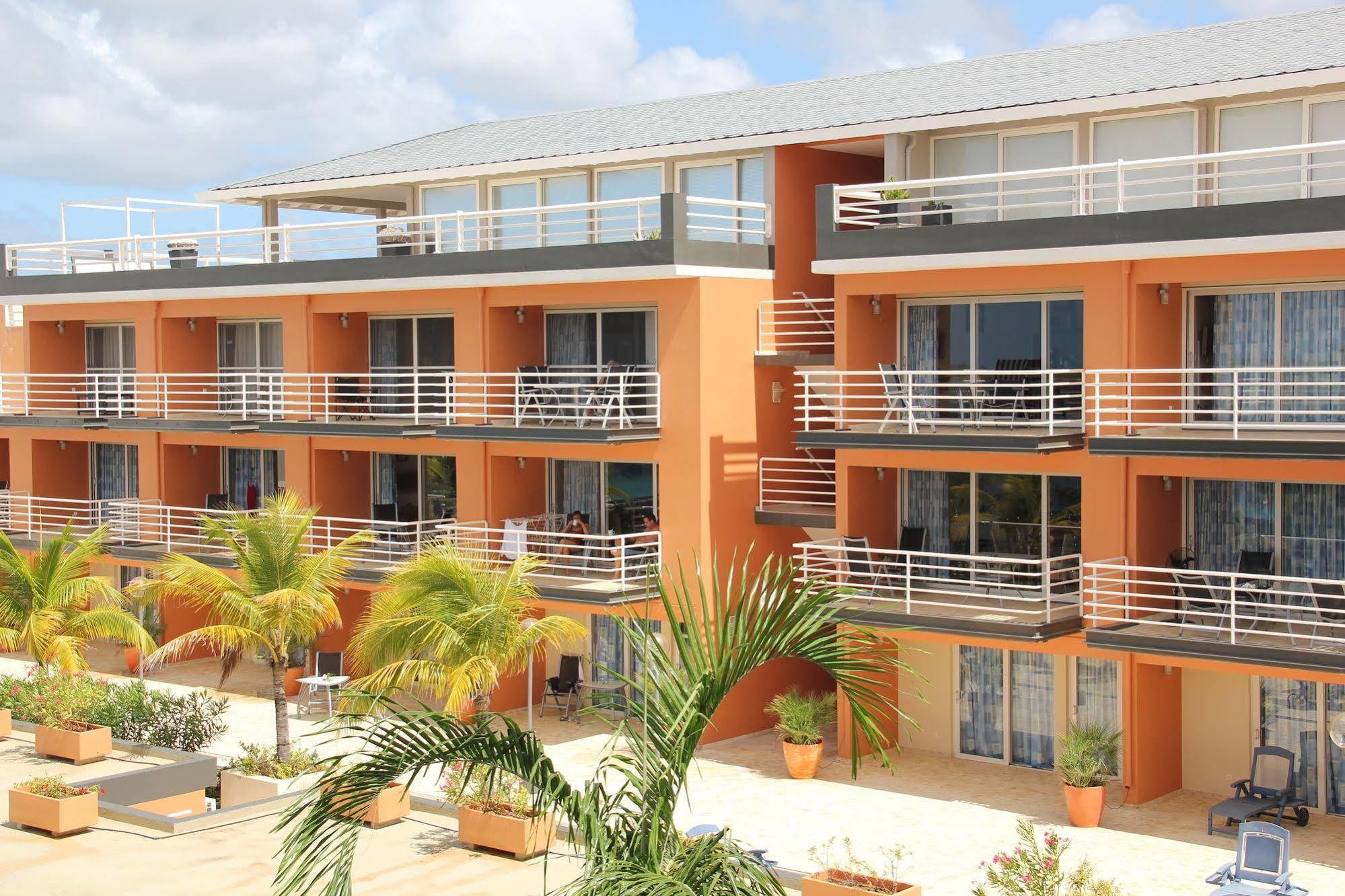 Bonaire Seaside Apartments Bagian luar foto