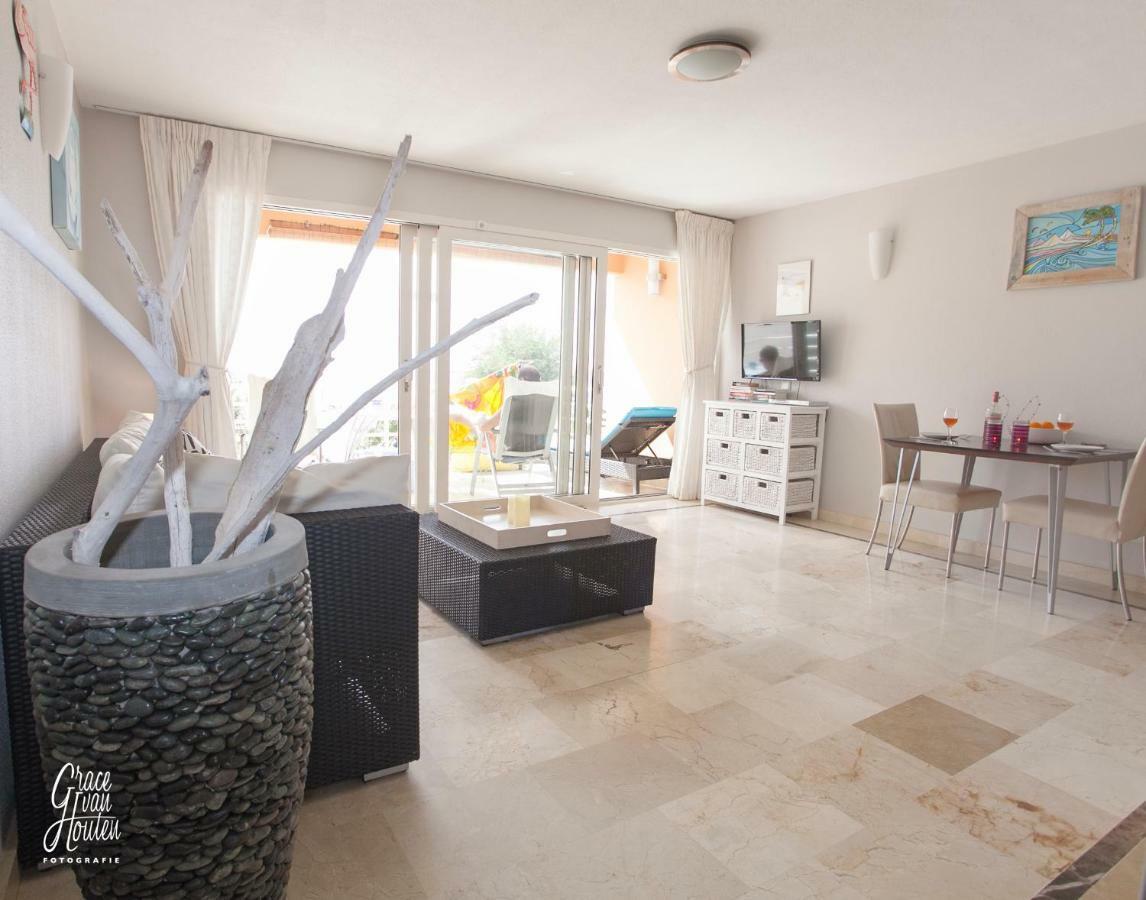 Bonaire Seaside Apartments Bagian luar foto